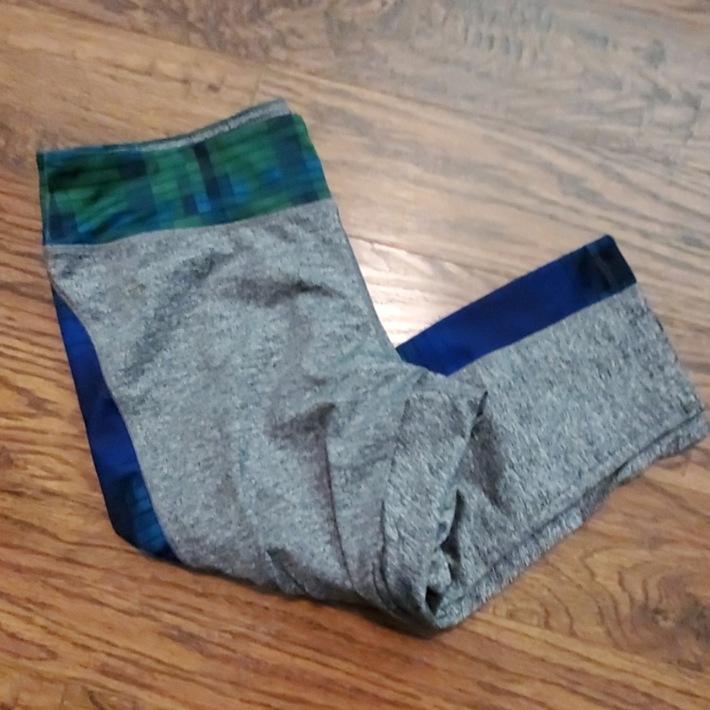 LuLaRoe Jade (athletic, capri) Leggings